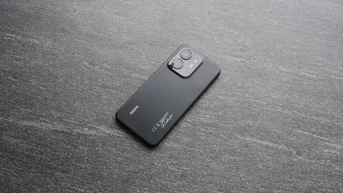 Новые смартфоны Xiaomi Redmi 15 и Redmi 15C представлены